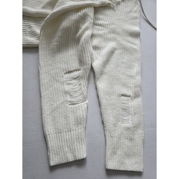 Women’s Distressed Frayed Cream Sweater 2x Long Sleeve Button V Neck - Picture 9 of 9